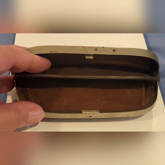 Antuque french leather coin purse with a metal clasp - Picture 5 of 7